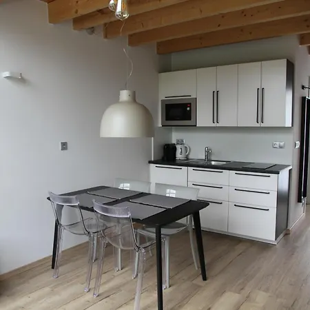 Apartmany Hluboka Nad Vltavou S Vyhledem Na Zamek Exterior photo