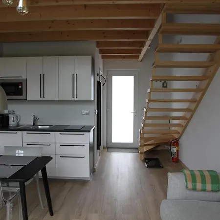 Apartmany Hluboka Nad Vltavou S Vyhledem Na Zamek Exterior photo